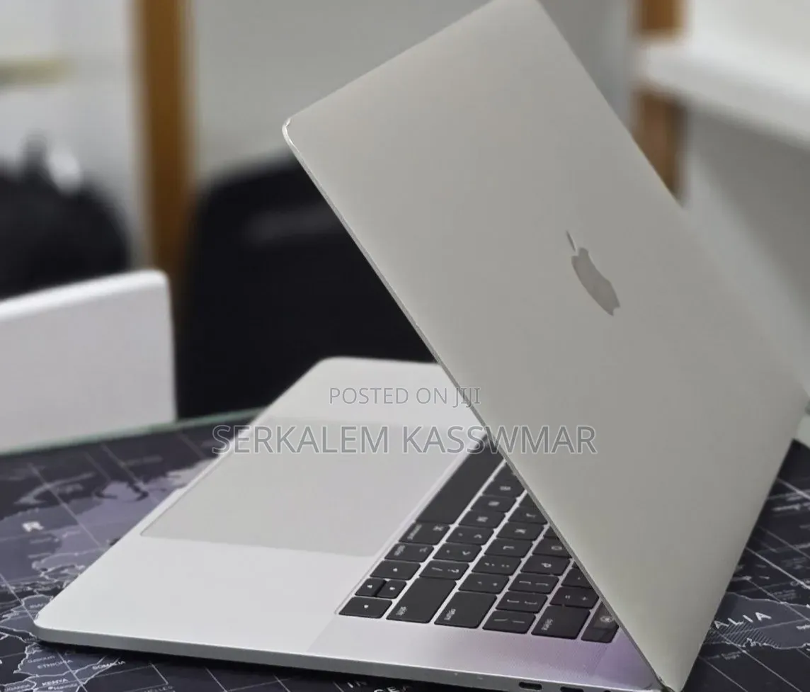 New Laptop Apple MacBook Pro 2017 16GB Intel Core i7 SSD 512GB