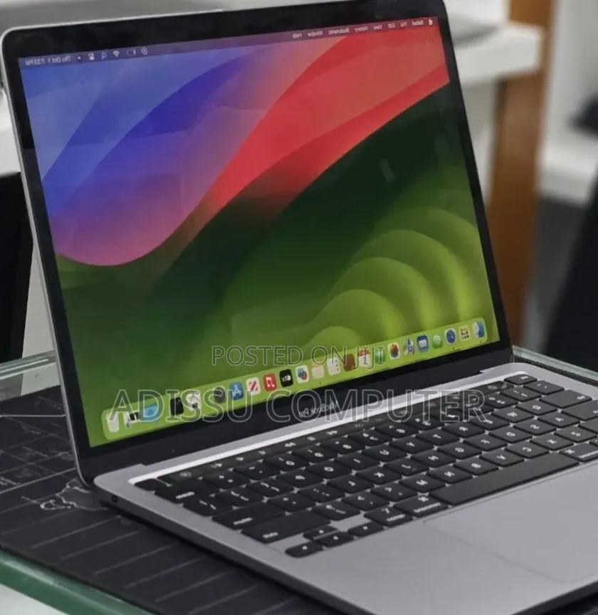 New Laptop Apple MacBook Pro 2020 M1 8GB Apple M1 Pro SSD 512GB