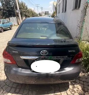 Toyota Yaris 2010 Gray