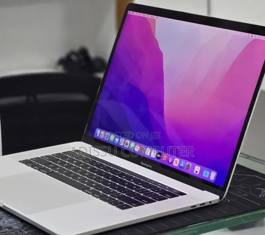 New Laptop Apple MacBook Pro 2017 16GB Intel Core i7 SSD 512GB