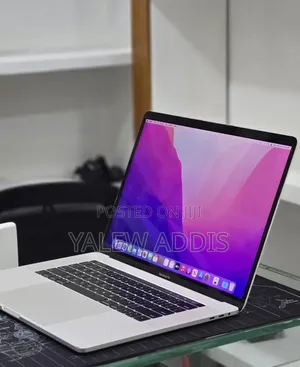 New Laptop Apple MacBook Pro 2017 16GB Intel Core i7 SSD 512GB
