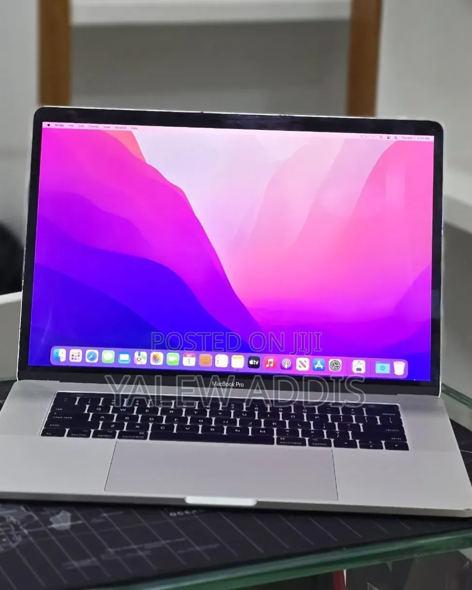 New Laptop Apple MacBook Pro 2017 16GB Intel Core i7 SSD 512GB