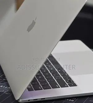 New Laptop Apple MacBook Pro 2017 16GB Intel Core i7 SSD 512GB