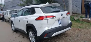 Toyota Corolla Cross LE AWD 2023 White