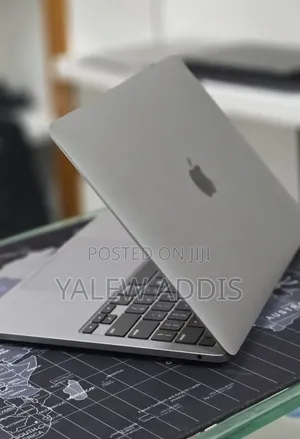 New Laptop Apple MacBook Pro 2020 M1 8GB Apple M1 SSD 512GB