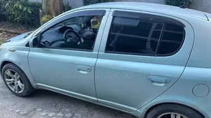 Toyota Vitz 2004 Blue
