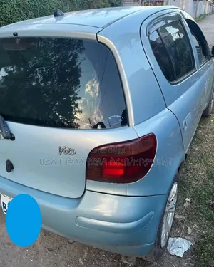 Toyota Vitz 2004 Blue