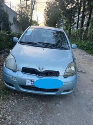 Toyota Vitz 2004 Blue