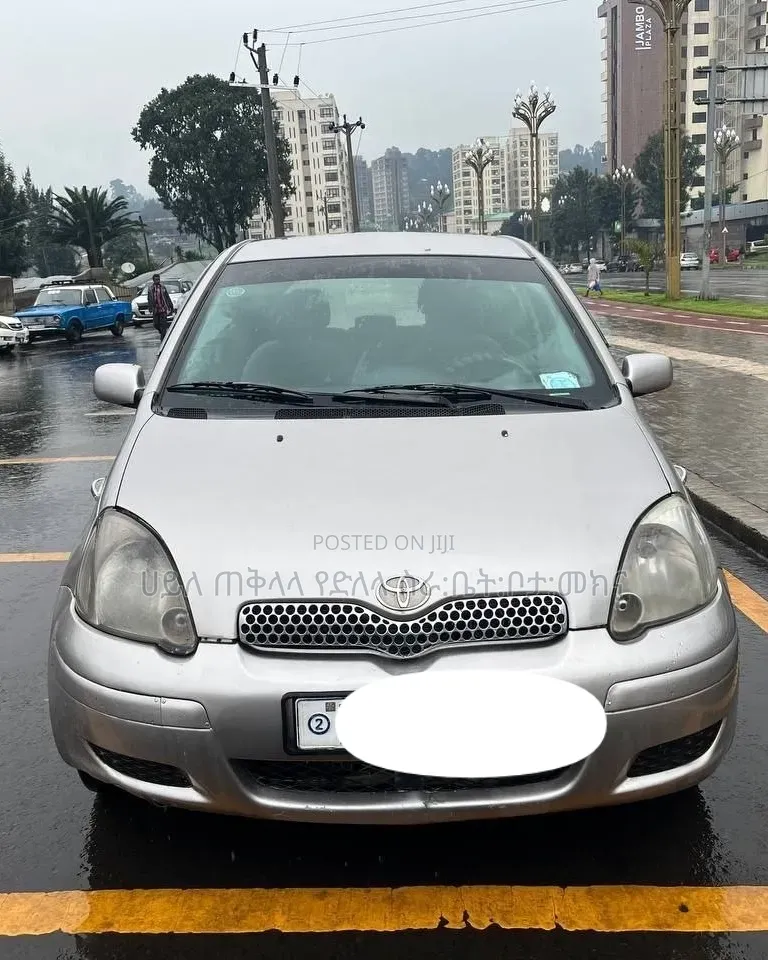 Toyota Vitz 2004 Teal
