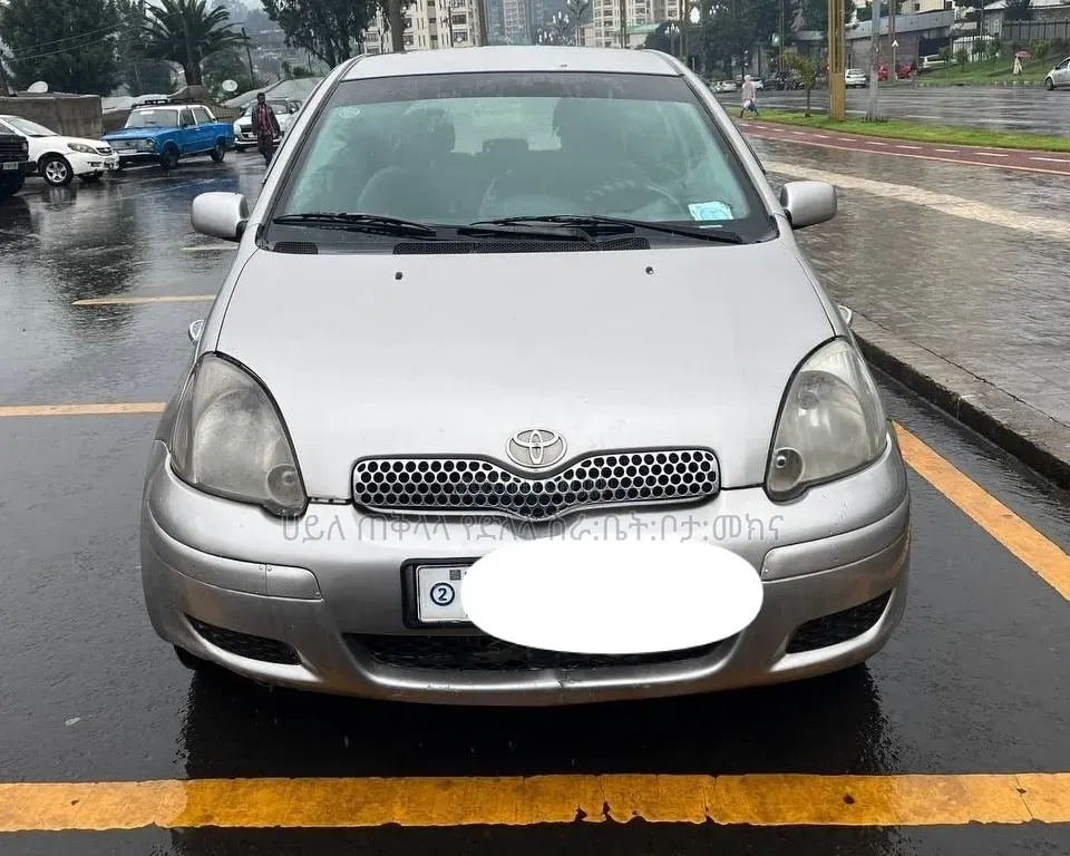 Toyota Vitz 2004 Teal
