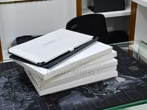 New Laptop Samsung 12GB Intel Core i5 SSD 256GB