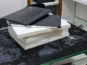 New Laptop Samsung 12GB Intel Core i5 SSD 256GB