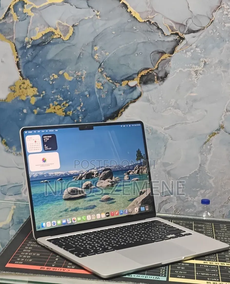 New Laptop Apple MacBook Air 2022 M2 8GB Apple M2 SSD 256GB
