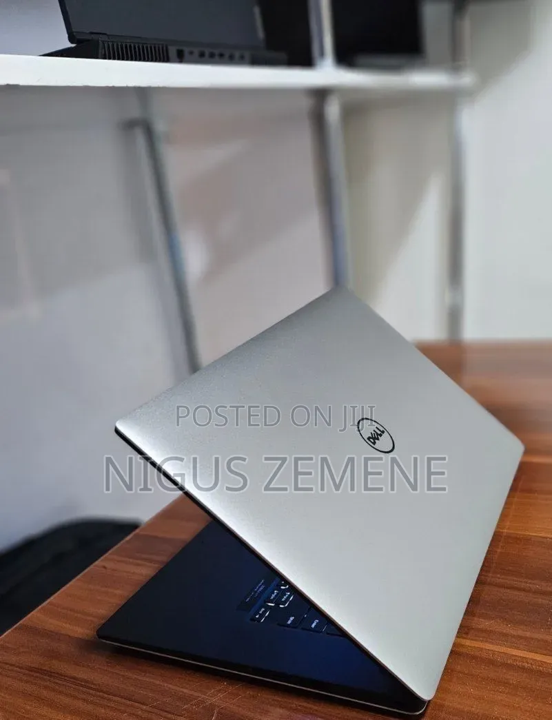 New Laptop Dell XPS 15 16GB Intel Core i7 SSD 512GB