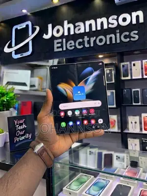 Samsung Galaxy Z Fold4 256 GB Gold