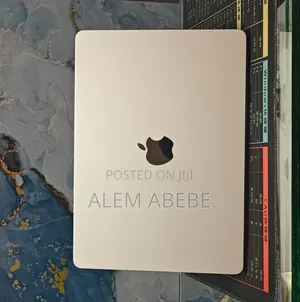 New Laptop Apple MacBook Air 2022 M2 8GB Apple M2 SSD 256GB