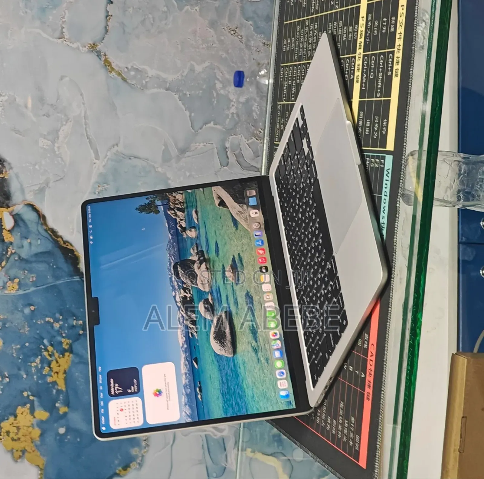 New Laptop Apple MacBook Air 2022 M2 8GB Apple M2 SSD 256GB
