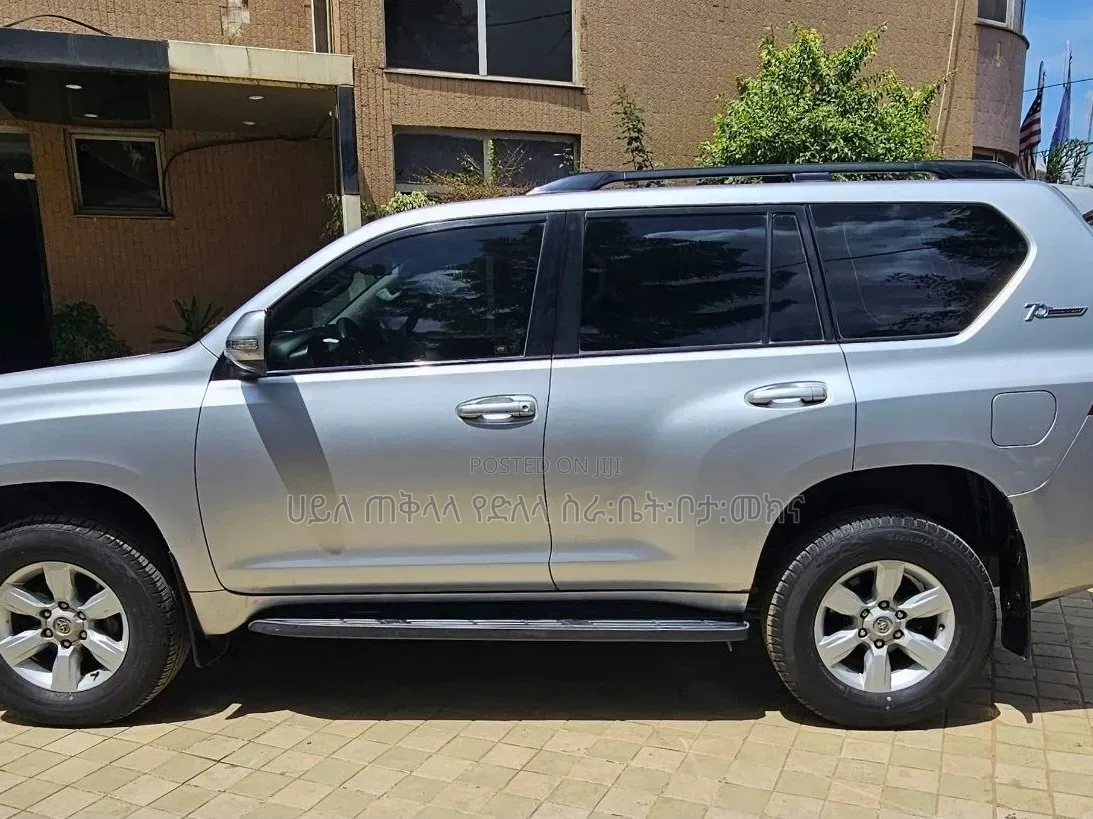 Toyota Land Cruiser Prado 2016 Silver