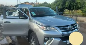 Toyota Fortuner 2017 Silver