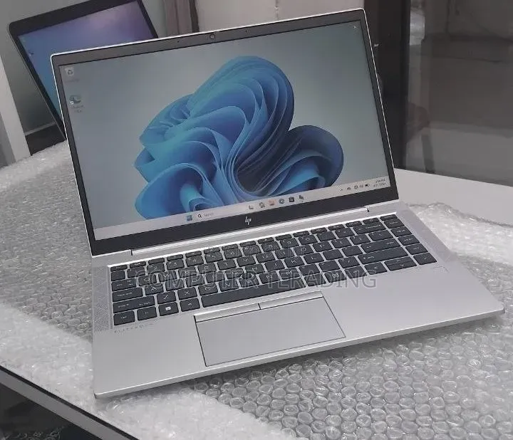 New Laptop HP EliteBook 840 G8 16GB Intel Core i5 SSD 512GB