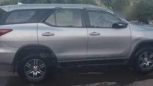 Toyota Fortuner 2017 Silver