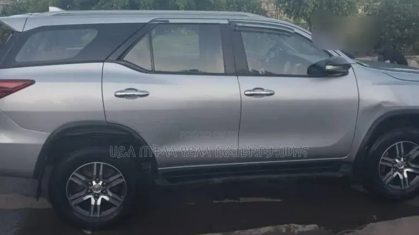 Toyota Fortuner 2017 Silver