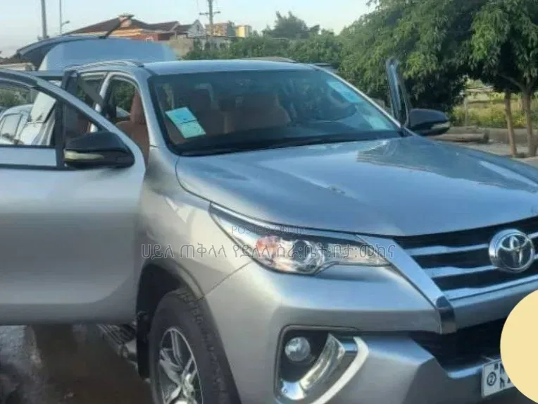 Toyota Fortuner 2017 Silver