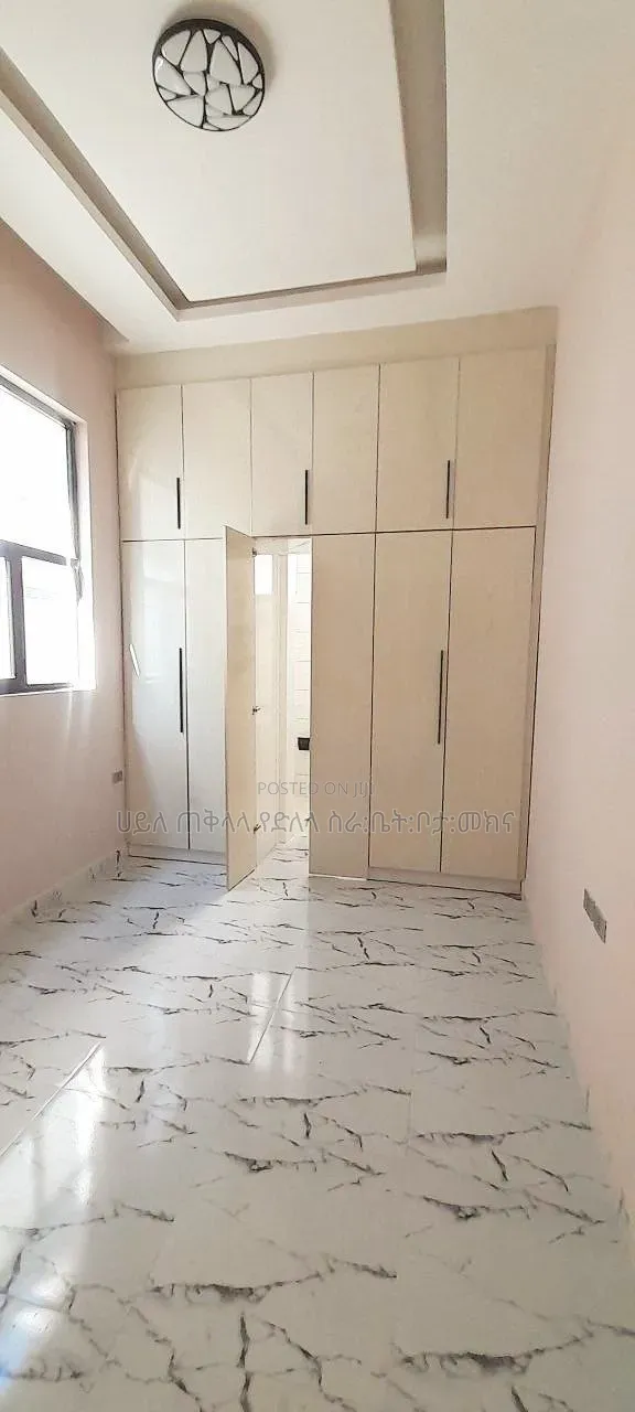 Furnished 5bdrm Villa in Summit Washington, Bole for sale
