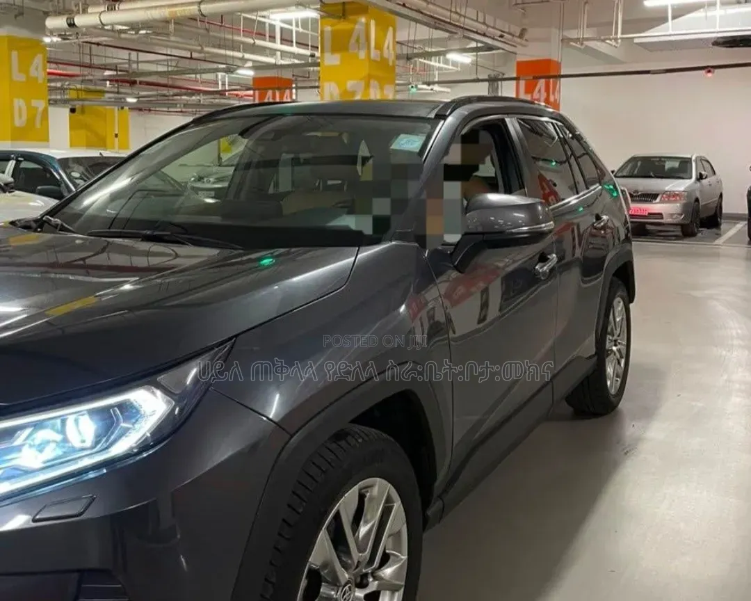 Toyota RAV4 2021 Matt Black