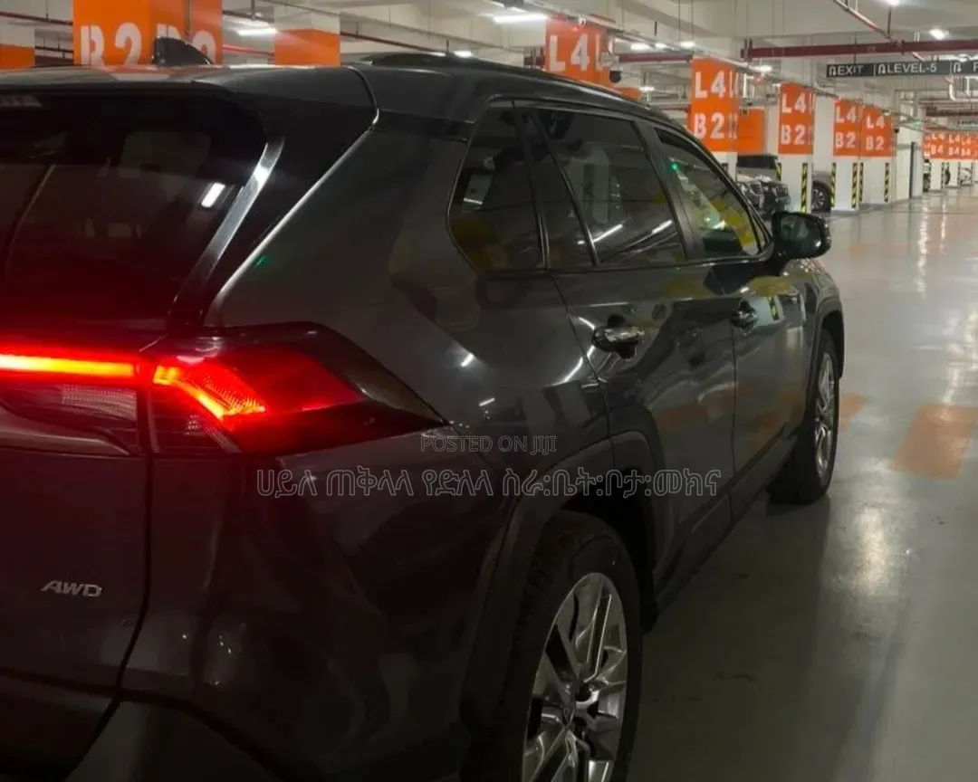 Toyota RAV4 2021 Matt Black