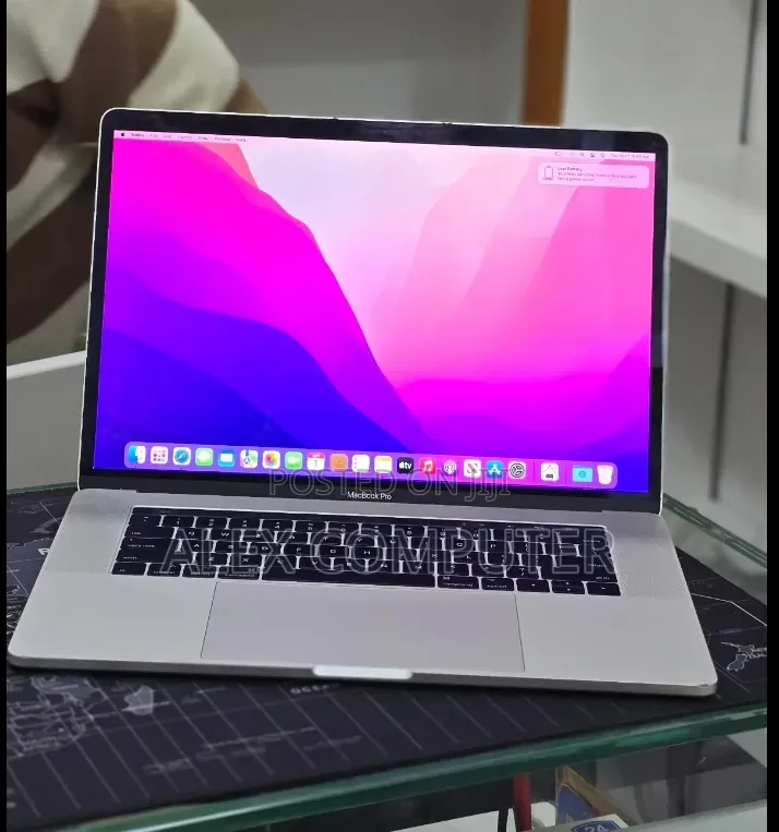 New Laptop Apple MacBook Pro 2017 16GB Intel Core i7 SSD 512GB