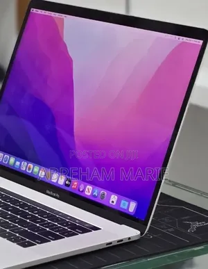 New Laptop Apple MacBook Pro 2017 16GB Intel Core i7 SSD 512GB