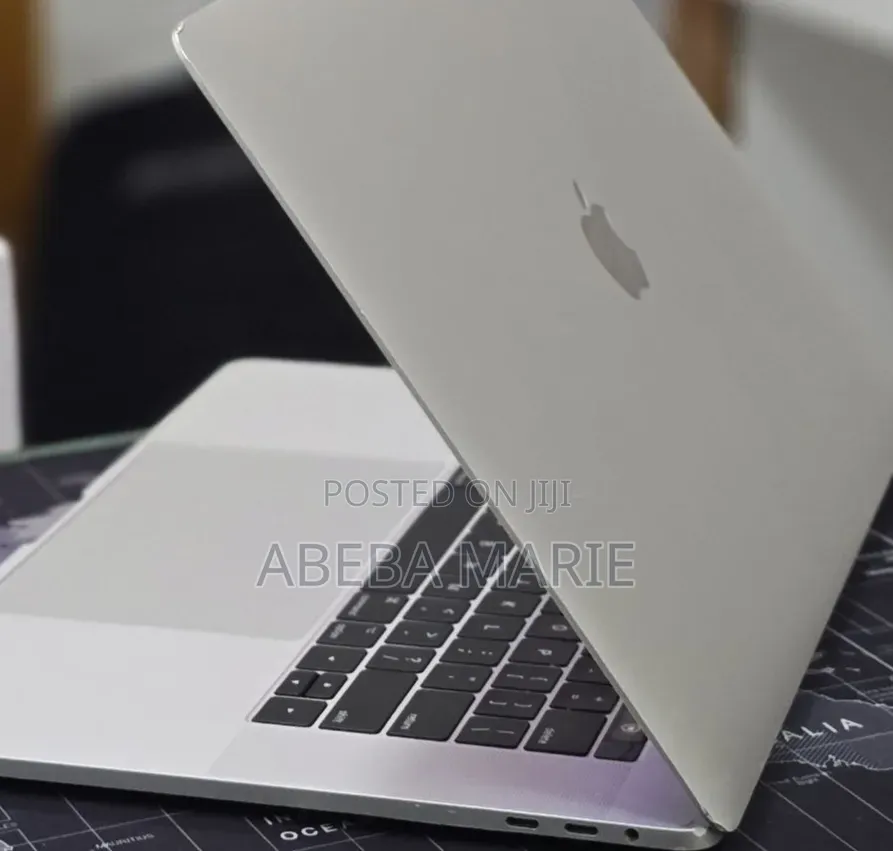 New Laptop Apple MacBook Pro 2020 M1 8GB Apple M1 SSD 512GB