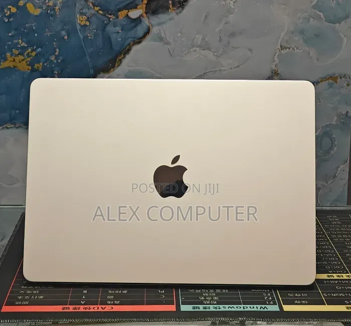 New Laptop Apple MacBook Air 2022 M2 8GB Apple M2 SSD 256GB