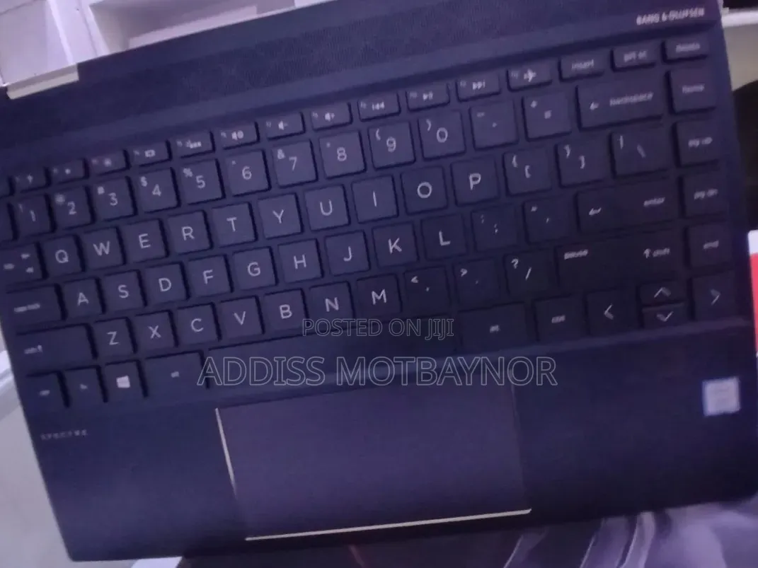 New Laptop HP Spectre 13 8GB Intel Core i5 SSHD (Hybrid) 512GB