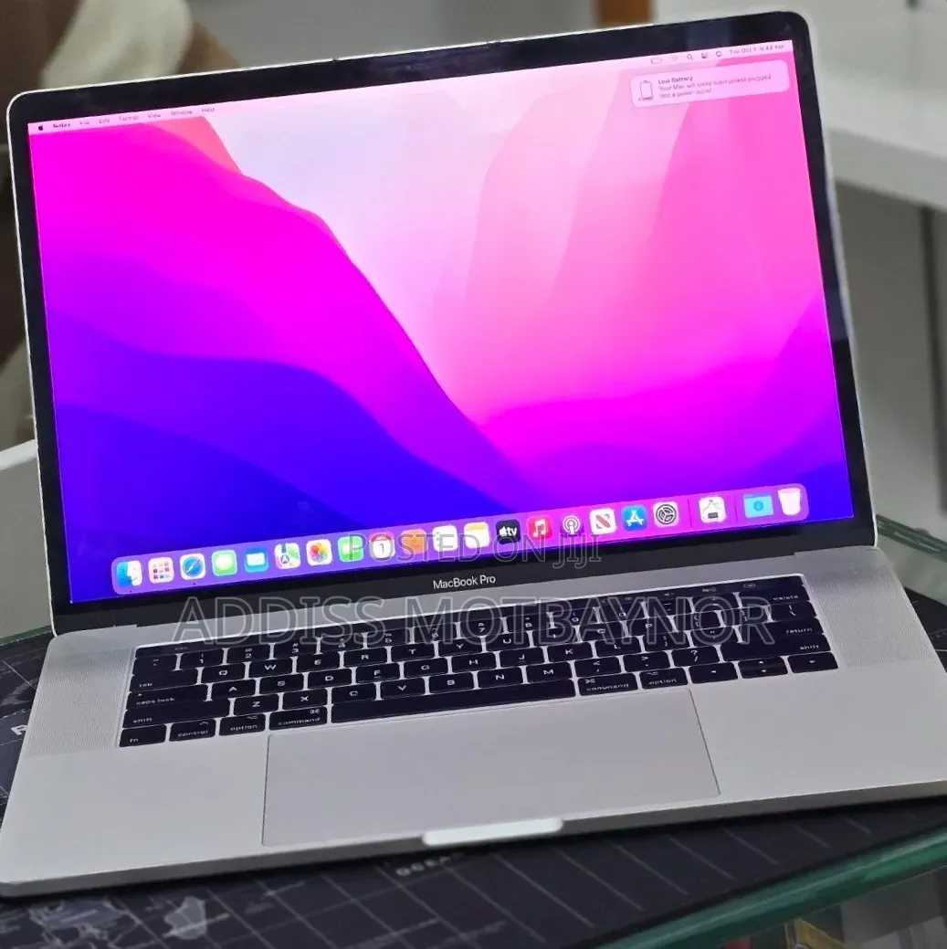 New Laptop Apple MacBook Pro 2017 4GB Intel Core i7 SSD 512GB