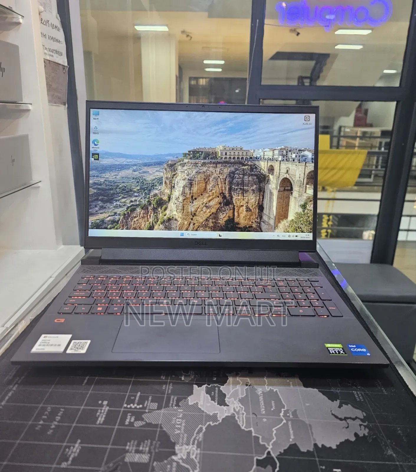 New Laptop Dell G15 5520 16GB Intel Core i5 SSD 512GB