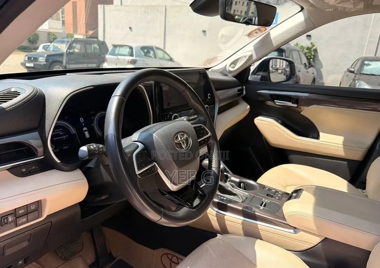 Toyota Highlander 2023 White