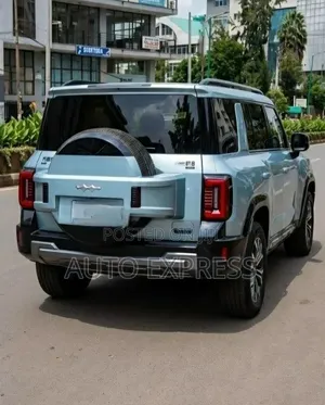 BYD Leopard 8 2.0 Hybrid AWD 2025 Blue