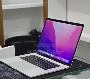 New Laptop Apple MacBook Pro 2017 16GB Intel Core i7 SSD 512GB