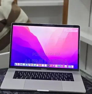 New Laptop Apple MacBook Pro 2017 16GB Intel Core i7 SSD 512GB