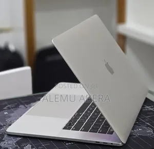 New Laptop Apple MacBook Pro 2017 16GB Intel Core i7 SSD 512GB