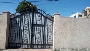 3bdrm House in Private, Yeka for sale