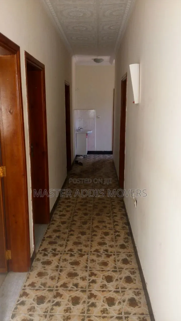 3bdrm House in Private, Yeka for sale