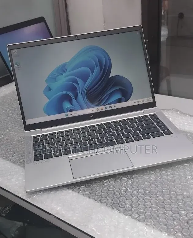 New Laptop HP EliteBook 840 G8 16GB AMD Ryzen 5 SSD 512GB