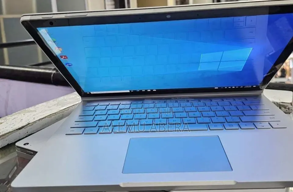 New Laptop Microsoft Surface Book 3 16GB Intel Core i7 SSD 256GB