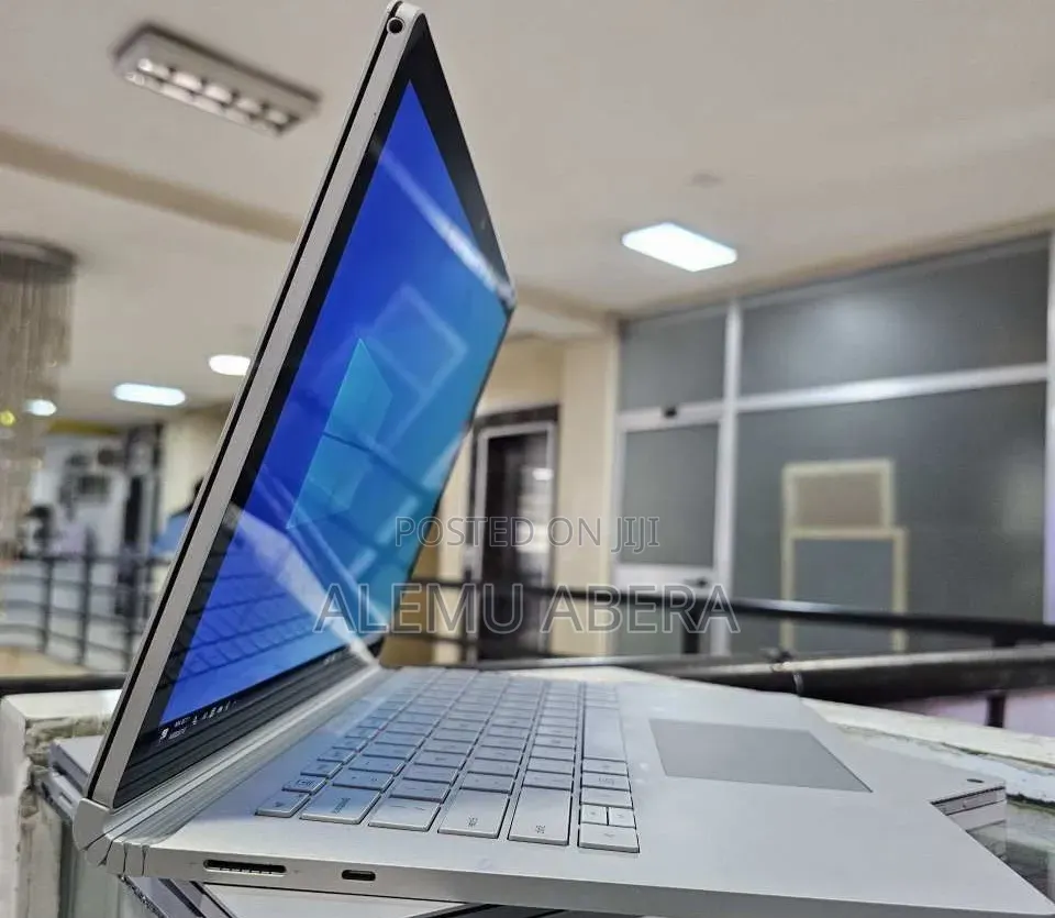 New Laptop Microsoft Surface Book 3 16GB Intel Core i7 SSD 256GB