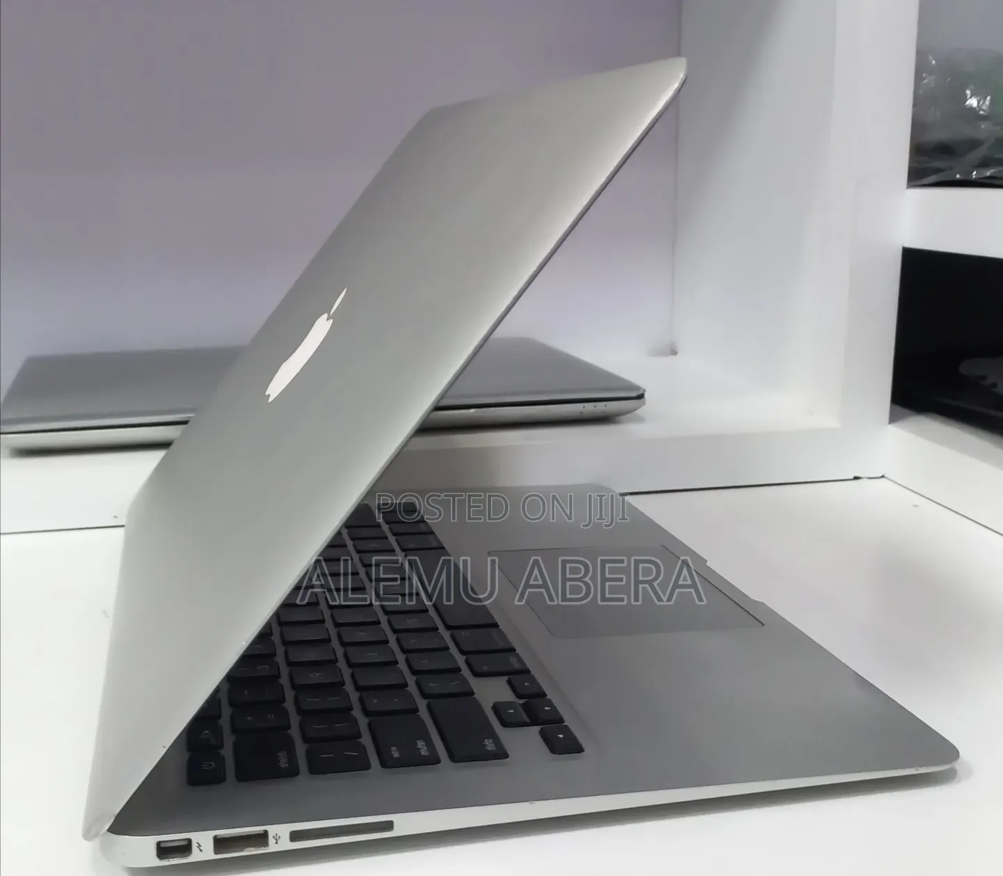 New Laptop Apple MacBook Air 2017 8GB Intel Core i7 SSD 128GB