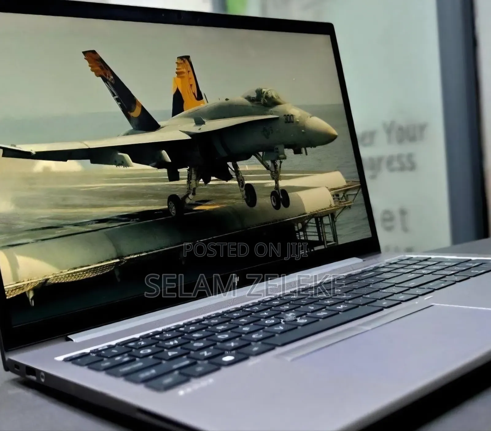 New Laptop HP ZBook Firefly G8 16GB Intel Core i5 SSD 512GB
