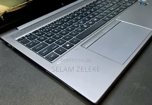 New Laptop HP ZBook Firefly G8 16GB Intel Core i5 SSD 512GB
